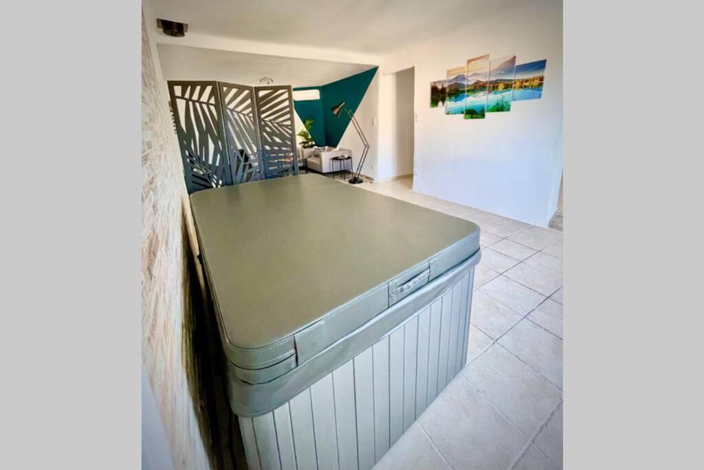 Art Spa Des Cevennes “ Jacuzzi ” Branoux-les-Taillades Eksteriør bilde